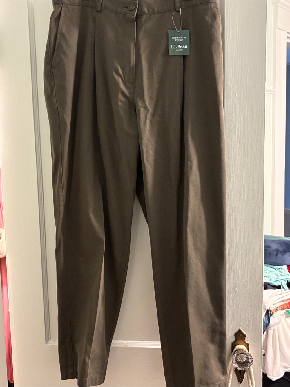 L.L. Bean women's olive green Wrinkle-Free Straight Pants
